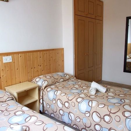 Hotel Timon 1 & 2 Es Pujols Esterno foto