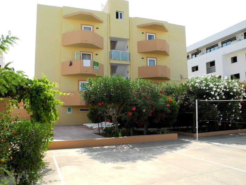 Hotel Timon 1 & 2 Es Pujols Esterno foto