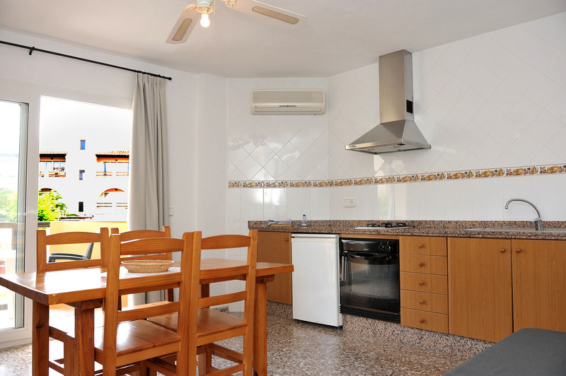 Hotel Timon 1 & 2 Es Pujols Esterno foto