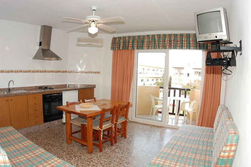 Hotel Timon 1 & 2 Es Pujols Esterno foto